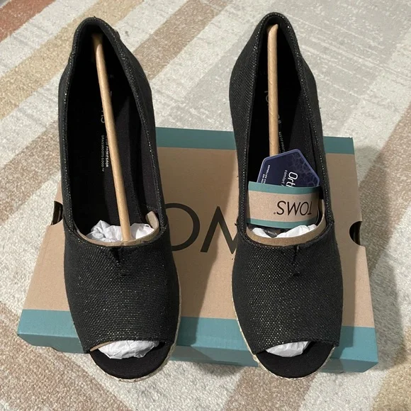 Tom’s Wedges - Picture 3 of 3